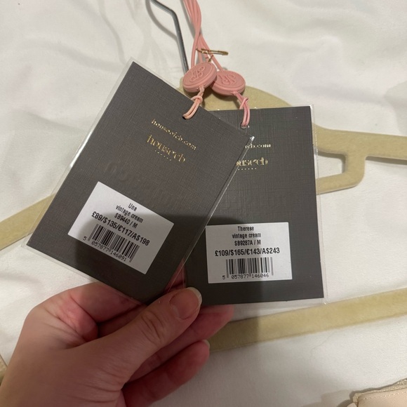 House of CB Two Piece Cream Lace Set - Picture 5 of 7